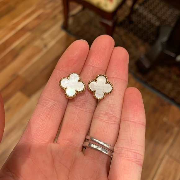SOLD💢Van Cleef & Arpels earrings Mother of Pearl - Picture 2 of 8